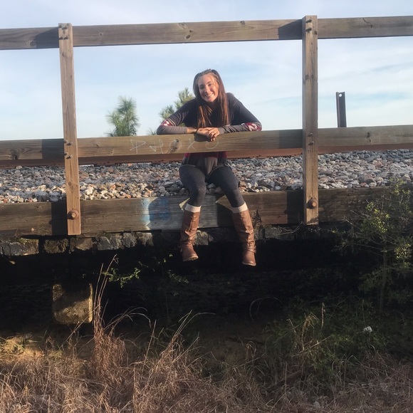 Meet your Posher, Jessica - Picture 1 of 1